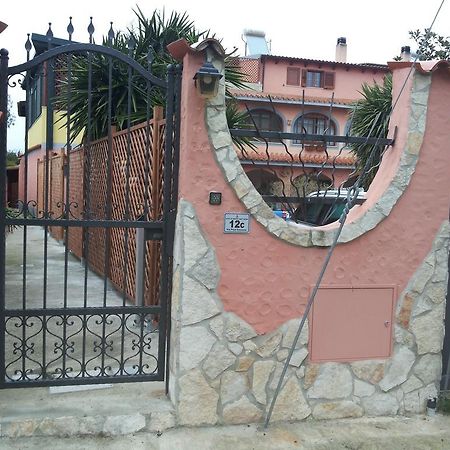 Residenza Sophie Guest House Флумини ди Куарту Екстериор снимка